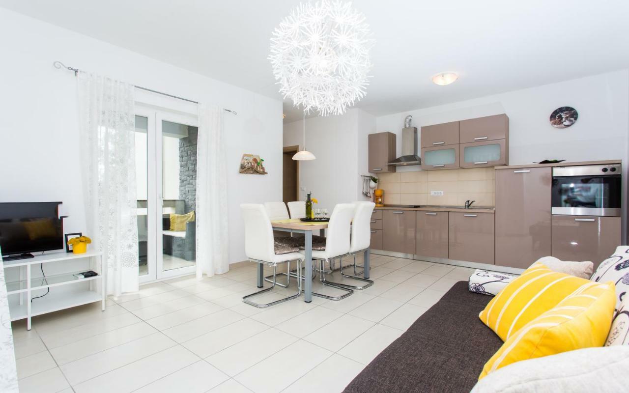 Apartments Matea I Башка Экстерьер фото